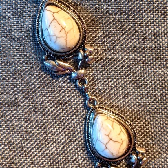 White lined stone drop statement necklace in silver or silvertone - Picture 8 of 12